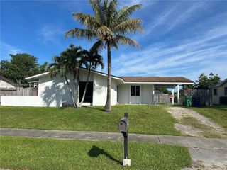 15840 SW 105th Ct, Miami, FL 33157