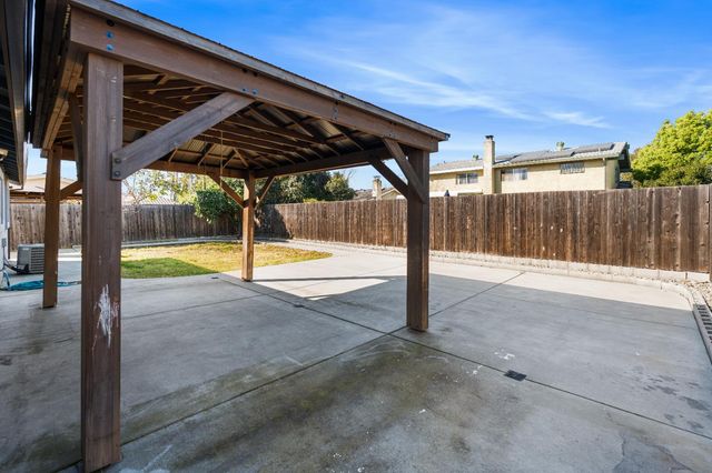 2964 S Kachina Way, Rancho Cordova, CA 95670