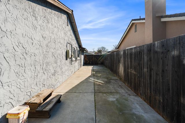 2964 S Kachina Way, Rancho Cordova, CA 95670