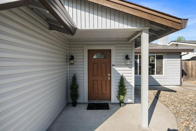 2964 S Kachina Way, Rancho Cordova, CA 95670