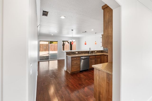 2964 S Kachina Way, Rancho Cordova, CA 95670