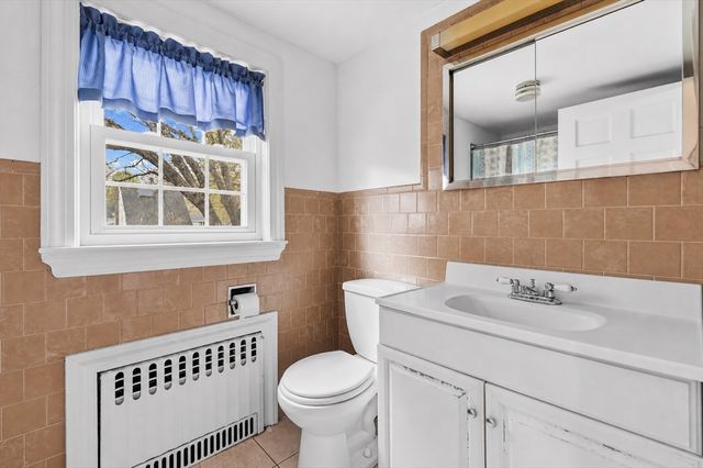 186 W Harvard St, Brockton, MA 02301