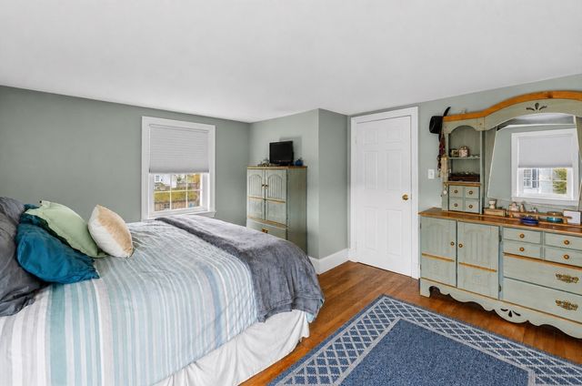 186 W Harvard St, Brockton, MA 02301