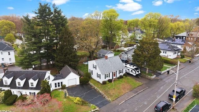 186 W Harvard St, Brockton, MA 02301