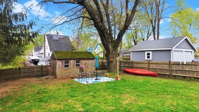 186 W Harvard St, Brockton, MA 02301