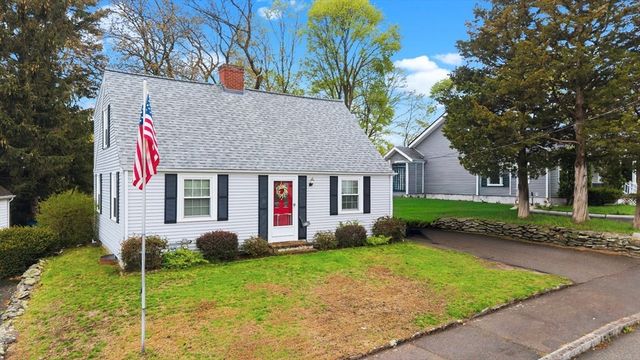186 W Harvard St, Brockton, MA 02301