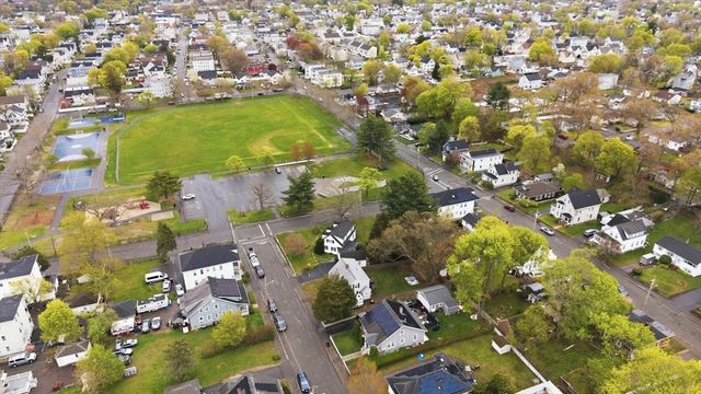 186 W Harvard St, Brockton, MA 02301