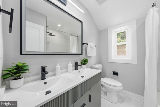 4263 HILDRETH ST SE, Washington, DC 20019