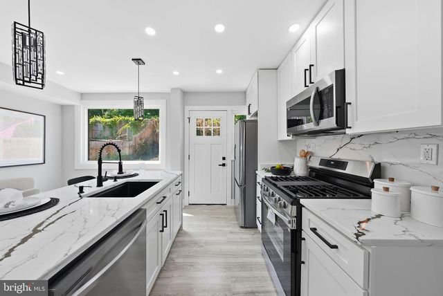 4263 HILDRETH ST SE, Washington, DC 20019
