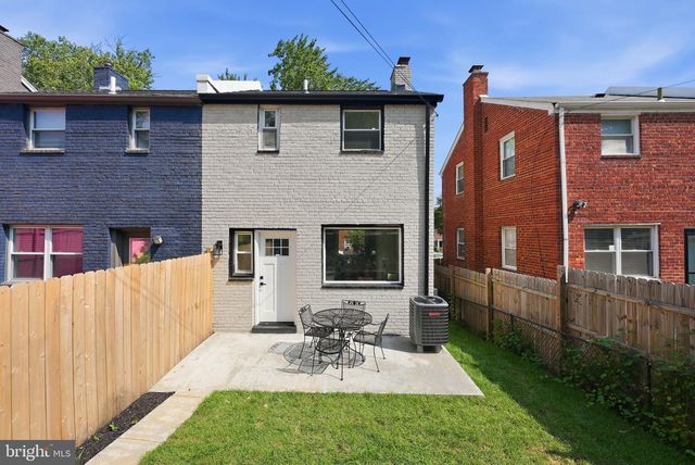 4263 HILDRETH ST SE, Washington, DC 20019