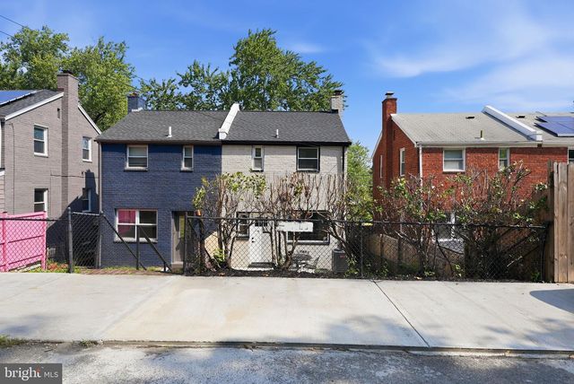 4263 HILDRETH ST SE, Washington, DC 20019