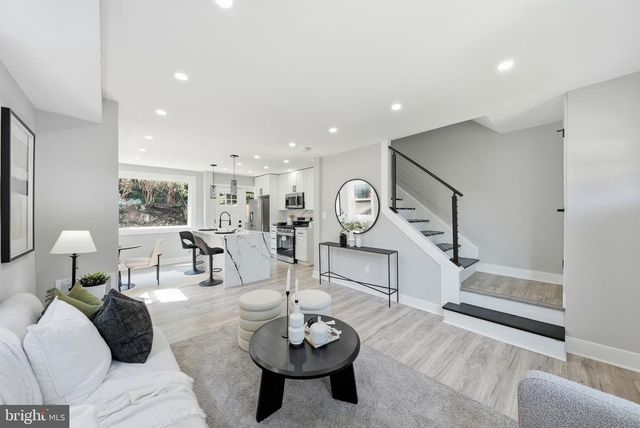 4263 HILDRETH ST SE, Washington, DC 20019