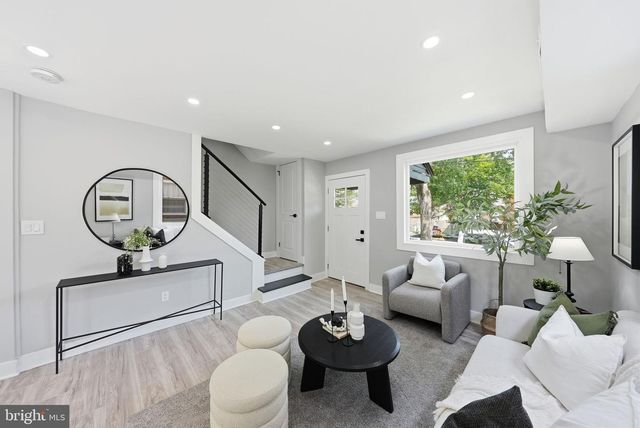 4263 HILDRETH ST SE, Washington, DC 20019