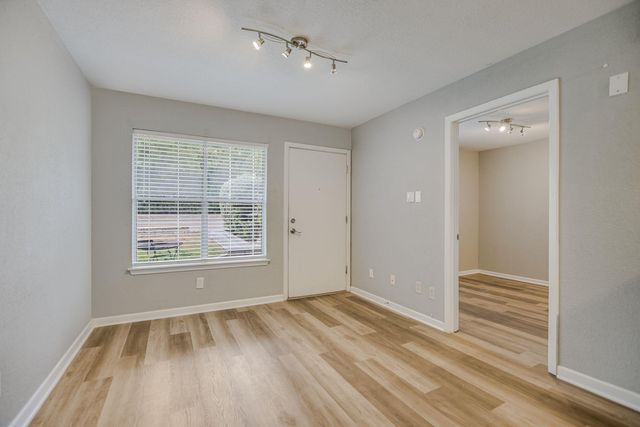 3204 Menchaca RD 313, Austin, TX 78704
