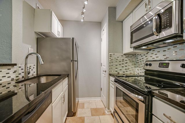 3204 Menchaca RD 313, Austin, TX 78704