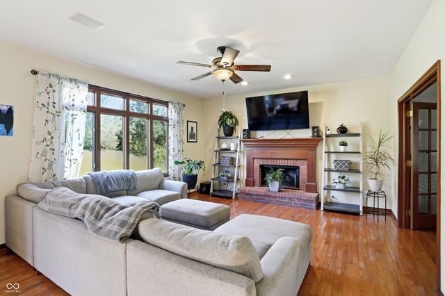 4030 Brockton Manor North Drive N, Greenwood, IN 46143