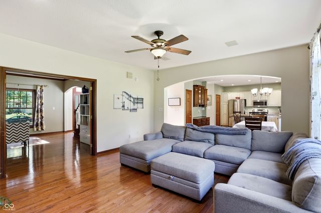 4030 Brockton Manor North Drive N, Greenwood, IN 46143