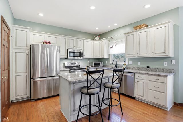 4030 Brockton Manor North Drive N, Greenwood, IN 46143