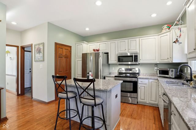 4030 Brockton Manor North Drive N, Greenwood, IN 46143