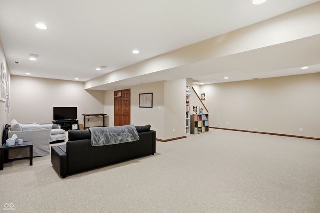 4030 Brockton Manor North Drive N, Greenwood, IN 46143