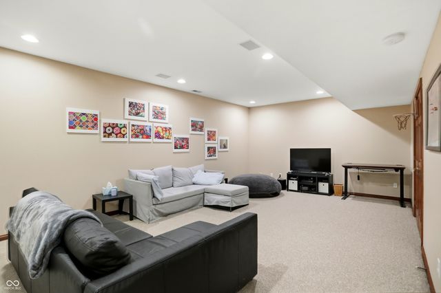 4030 Brockton Manor North Drive N, Greenwood, IN 46143