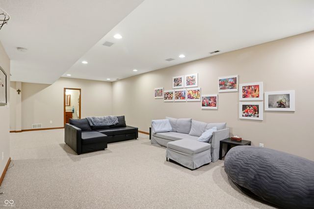 4030 Brockton Manor North Drive N, Greenwood, IN 46143