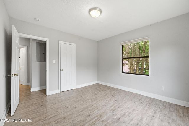 3055 2ND ST Circle, Jacksonville, FL 32254