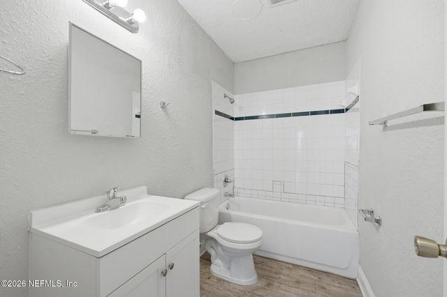 3055 2ND ST Circle, Jacksonville, FL 32254