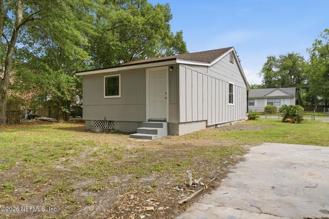 3055 2ND ST Circle, Jacksonville, FL 32254
