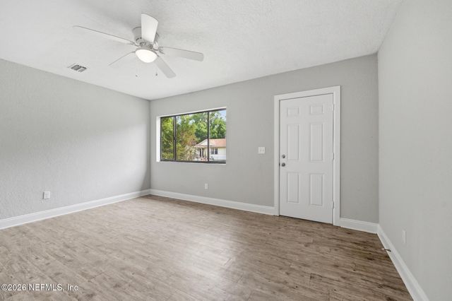 3055 2ND ST Circle, Jacksonville, FL 32254