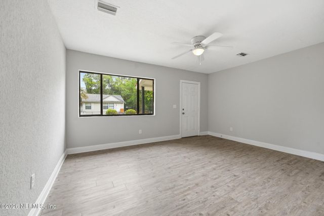 3055 2ND ST Circle, Jacksonville, FL 32254