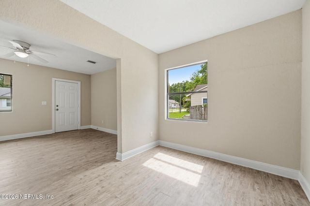 3055 2ND ST Circle, Jacksonville, FL 32254