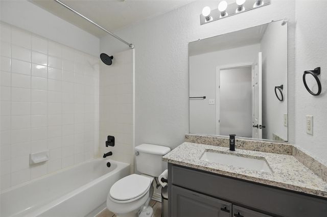 5217 Bay View Drive, Fort Worth, TX 76244