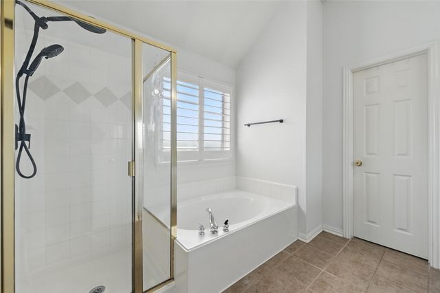 5217 Bay View Drive, Fort Worth, TX 76244