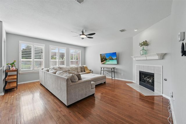 5217 Bay View Drive, Fort Worth, TX 76244