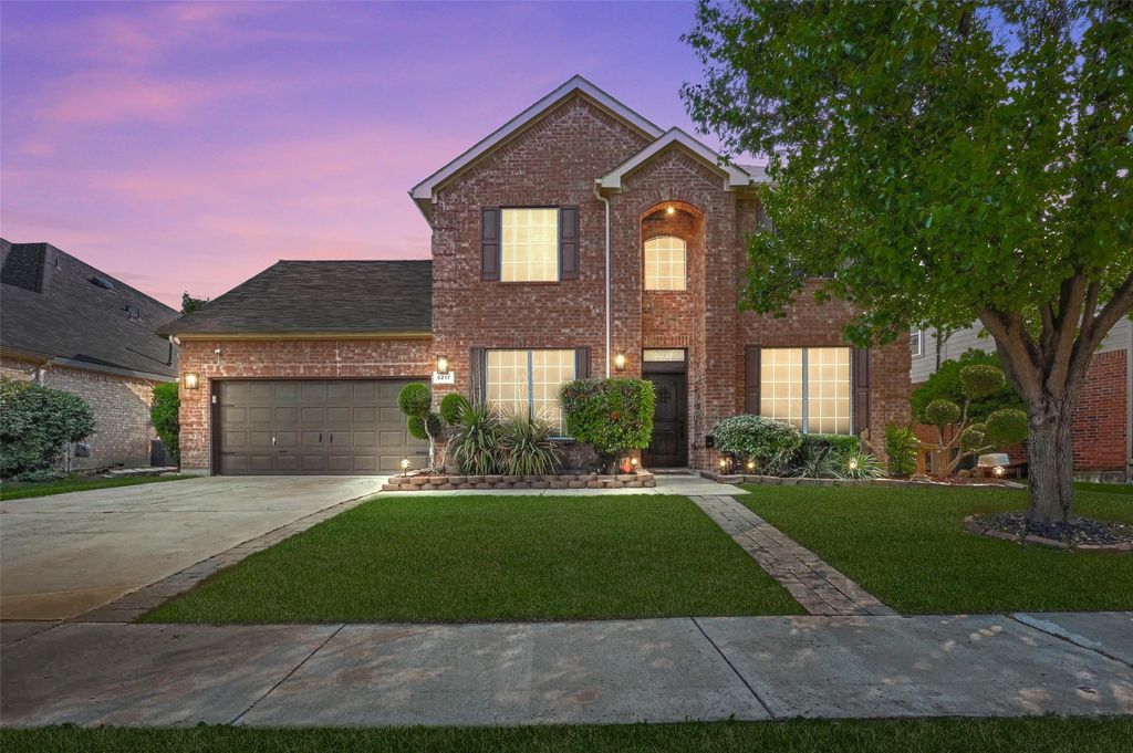 5217 Bay View Drive, Fort Worth, TX 76244