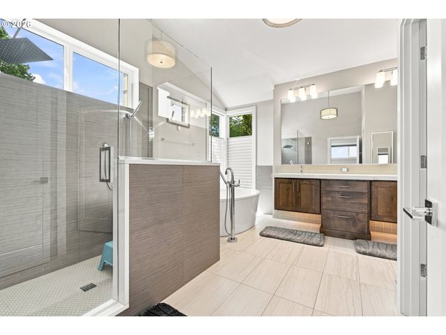 1433 Sw HUME Ct, Portland, OR 97219