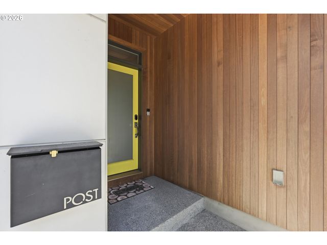 1433 Sw HUME Ct, Portland, OR 97219