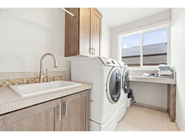 1433 Sw HUME Ct, Portland, OR 97219