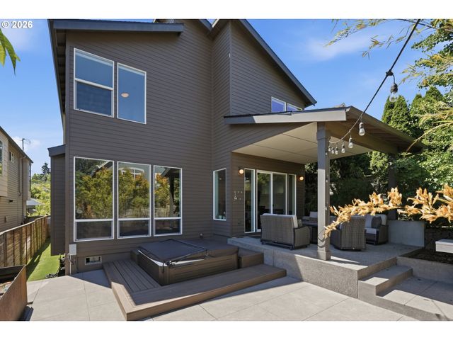 1433 Sw HUME Ct, Portland, OR 97219