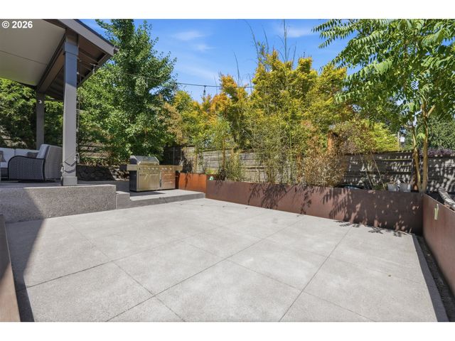 1433 Sw HUME Ct, Portland, OR 97219