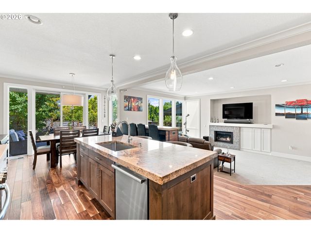 1433 Sw HUME Ct, Portland, OR 97219