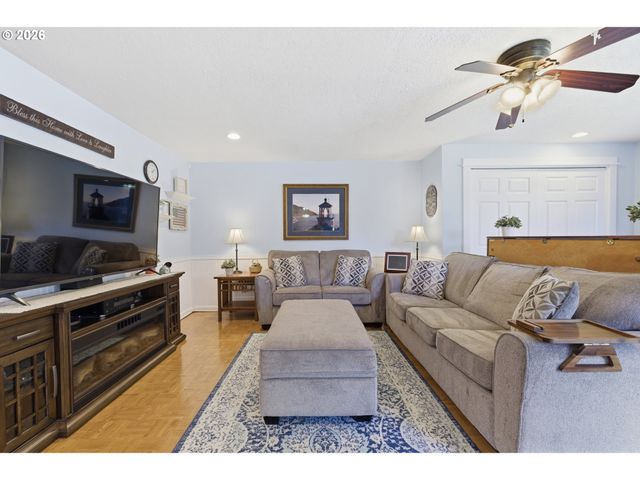 4440 Sw WESTWIND Ct, Beaverton, OR 97078