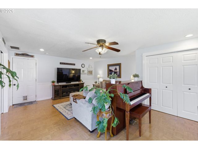 4440 Sw WESTWIND Ct, Beaverton, OR 97078