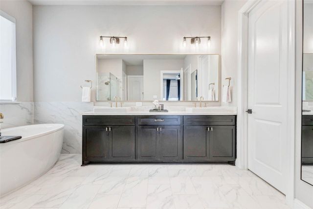 1719 Rustling Creek Drive, Missouri City, TX 77459