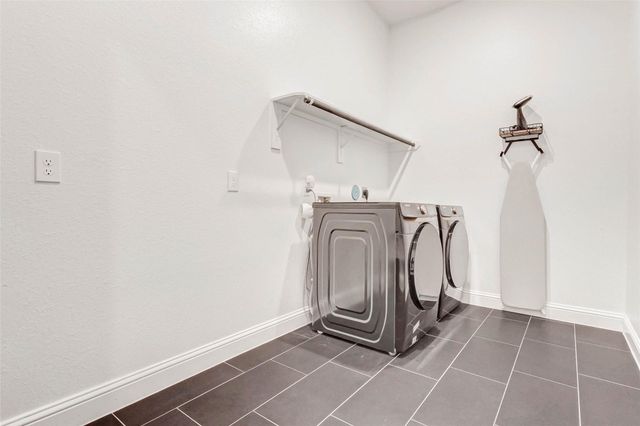 1719 Rustling Creek Drive, Missouri City, TX 77459