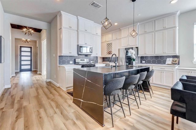 1719 Rustling Creek Drive, Missouri City, TX 77459