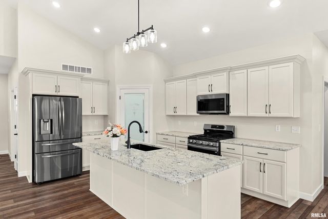 14988 E COUNTRY CLUB Drive, Cuba, IL 61427