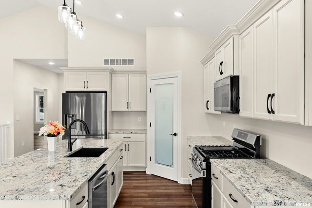 14988 E COUNTRY CLUB Drive, Cuba, IL 61427