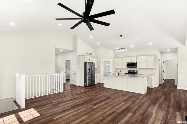 14988 E COUNTRY CLUB Drive, Cuba, IL 61427